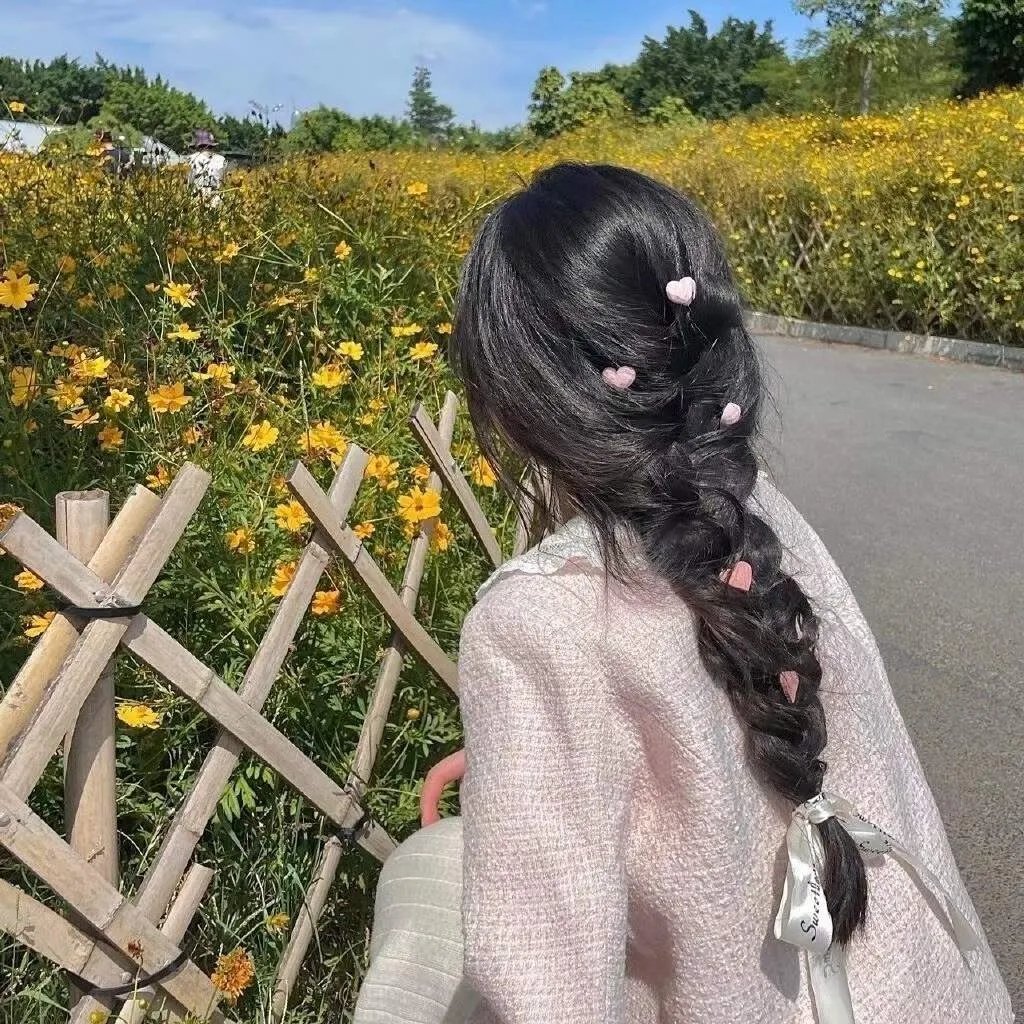 黄金庭院：冬日里的新年愿望